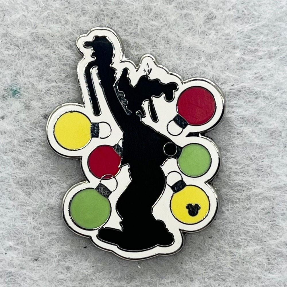 🔮 5/$25 Disney Christmas Silhouette Goofy Pin